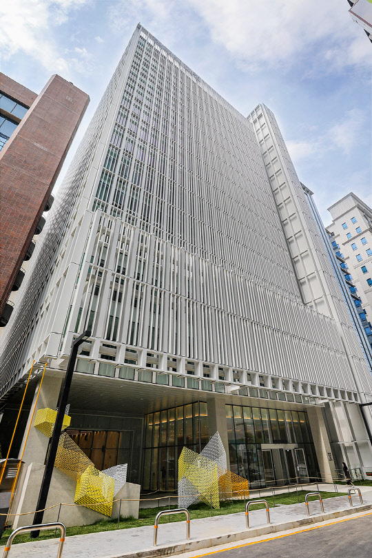 서울 대치동에 위치한 현대백화점 신사옥 전경. 현대백화점 제공